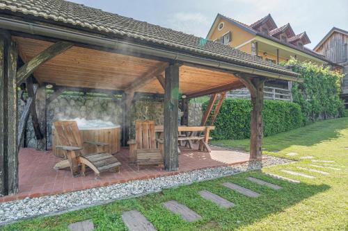 Iekārtas, Traditional House Kal With Hot Tub - Happy Rentals in Štrekljevec