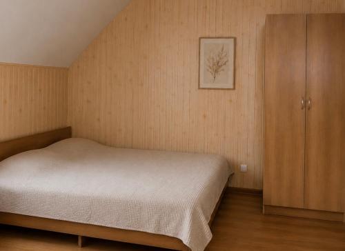 Номери в гостьовому будинку In Valentines Homе 800м до моря курорт Росєика in Lebedivka