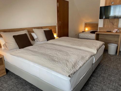 Hotel Hinz Room Type - Triple Room