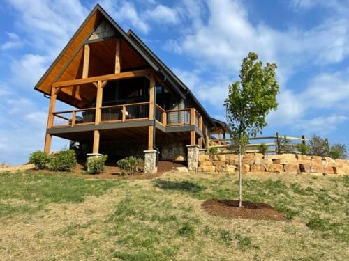 Soaring Hawk Lodge at Eagles Nest – khách sạn tại Elk Valley