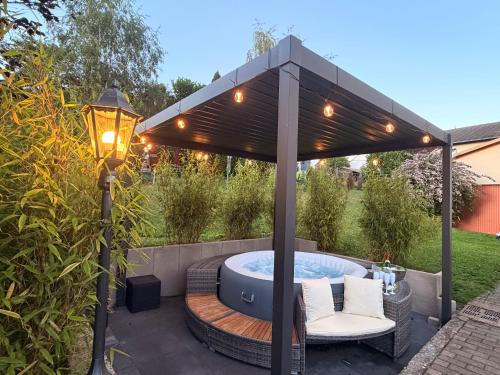 Létesítmények, Großes Ferienhaus für 12 -17 Personen mit Whirlpool - Spielzimmer und Garten (Großes Ferienhaus fur 12 -17 Personen mit Whirlpool - Spielzimmer und Garten) in Herbstein