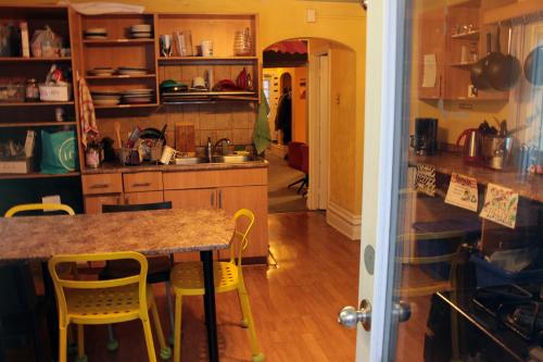 廚房, 渥太華背包客旅館 (Ottawa Backpackers Inn) in 渥太華 (ON)