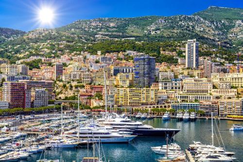 Résidence luxe proche Monaco avec parking piscine