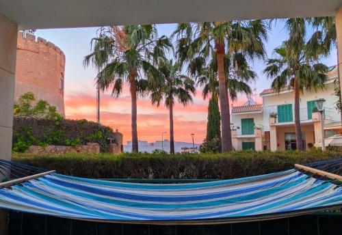 Charming Sunny Apartment Walk to Beach in Ferragudo – khách sạn tại Ferragudo