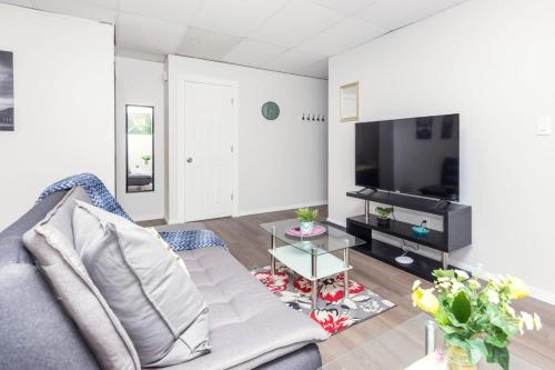 Modern Condo - Chinatown Close to Little Italy