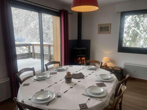 Chalet rénové pour 9 pers avec animaux admis, St Michel de Chaillol (Chalet renove pour 9 pers avec animaux admis, St Michel de Chaillol) in Saint-Michel-de-Chaillol