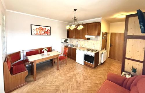 Holdlux Green Keyless 0-24 Apartman - Sárvár