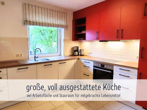 köök, Bauernhof Wisch-Hof in Ostseenähe (Wisch-Hof Krokau - ideal fur Radfahrer - viel Platz drinnen & draußen, Kleinkindausstattung, Radwege) in Barsbek