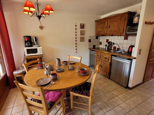Bel Appartement 3 Pièces Aux Gets, Proche Pistes Et Centre, Équipé Tout Confort, Capacité 4 Pers. - Fr-1-598-17