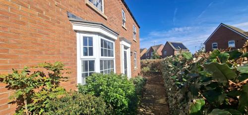 Hotelli välisilme, Sprawling 7-Bed Retreat in the Heart of Warboys in Wistow