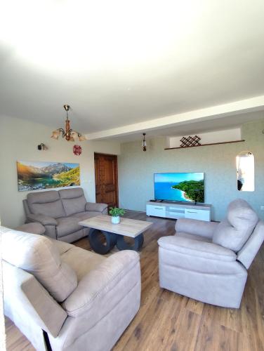 B&V Comfort Apartment Free Parking & Sea View