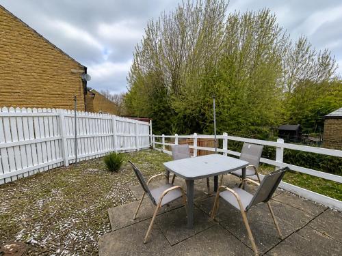 المرافق, Premium & Spacious, 3 Beds, House near Saltaire, Sleeps 5 in Bingley