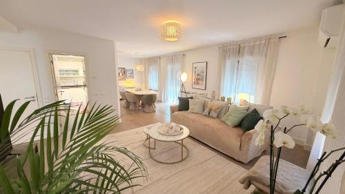 Townhouse in the Heart of Cascais Historic Center, 5 minutes walk from the beach gîte à louer Cascais