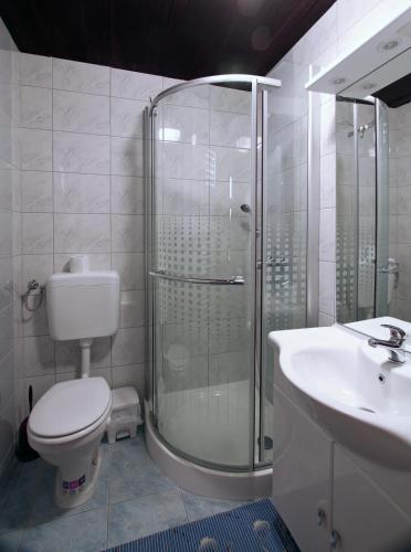 دش, Cebelarjeva hiska 1 - Terme Olimia - Podcetrtek in بودسترتيك