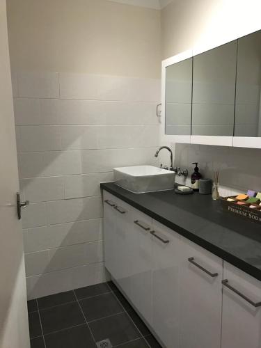 Waterfront Accomodation with Jetty, Port Stephens in Lemon Tree Passage