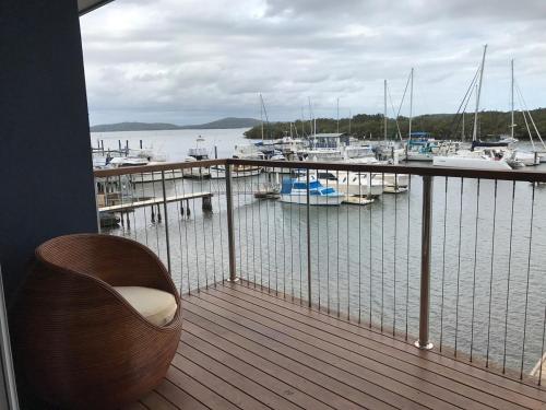 Waterfront Accomodation with Jetty, Port Stephens in Lemon Tree Passage