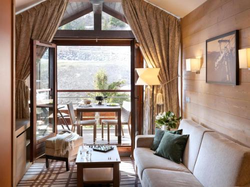 Retreat with Spa Access - Location saisonnière - Arâches-la-Frasse