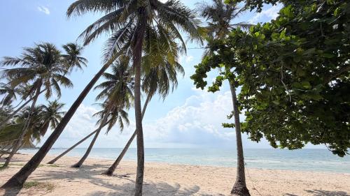 ทุ่งวัวแล่นเฮาส์ Thung Wua Laen House in Waterfront/beach