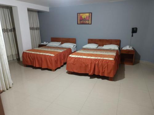 2 double beds