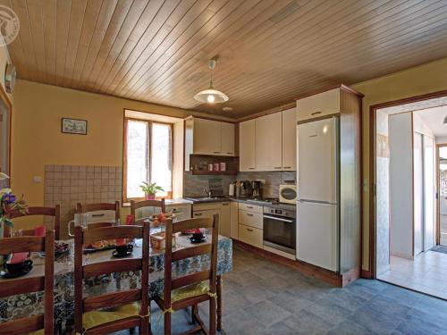 Charmant gîte à la ferme avec terrasse et animaux admis - FR-1-496-235 (Charmant gite a la ferme avec terrasse et animaux admis - FR-1-496-235) in Saint-Marcel-d'Urfé