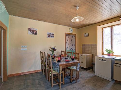 Charmant gîte à la ferme avec terrasse et animaux admis - FR-1-496-235 (Charmant gite a la ferme avec terrasse et animaux admis - FR-1-496-235) in Saint-Marcel-d'Urfé