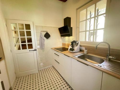 Gîte charmant au cœur de Candes-St-Martin - 8 pers. - FR-1-381-666 (Gite charmant au cœur de Candes-St-Martin - 8 pers. - FR-1-381-666) in Candes-Saint-Martin