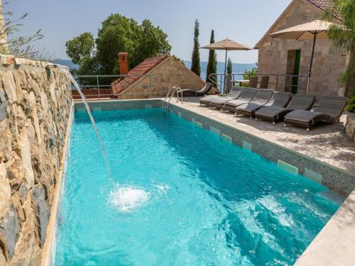 Amazing Villas in Omi for 8 – khách sạn tại Borak