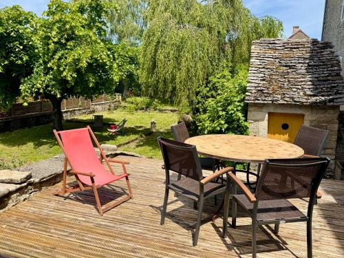 Chambres 6 personnes Maison Saint Jean in Château-Chalon