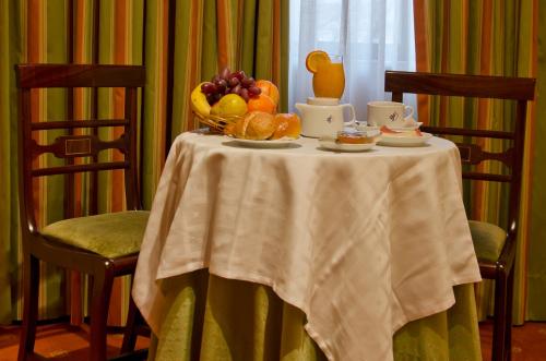 Essen und Erfrischungen, VIP Inn Berna Hotel in Lissabon