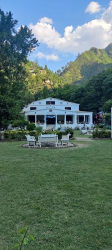 Hotel White Palace Swat in Saidu Sharif