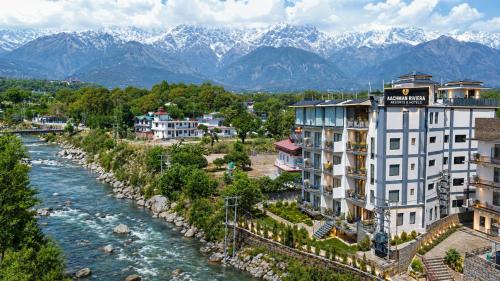 Hotelli välisilme, Aachman Riviera Resort Dharamshala in Dharamsala