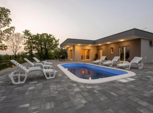 Peldbaseins, Villa Peace Oasis in Cista Provo
