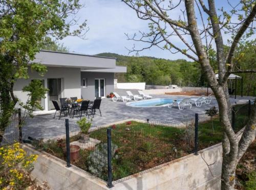 Peldbaseins, Villa Peace Oasis in Cista Provo