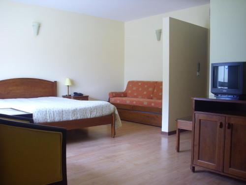 Complexo Hoteleiro em Santana in Maia