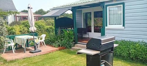 Petite Maison Chalet à 100 m de la petite mer de Gâvres – khách sạn tại Riantec