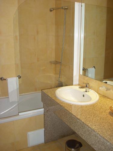 Complexo Hoteleiro em Santana in Maia