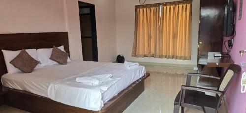 Hotel Saaj Inn, Home Stay & Restaurant in Khed