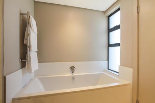 Apartment image 10