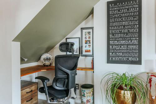 The Hideaway Suite - image 7