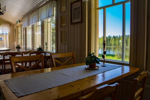Restoran, Merilan Kartano in Utajärvi