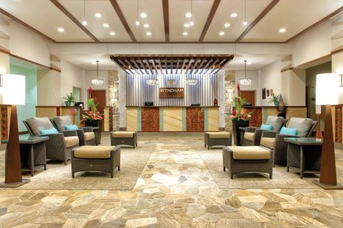 Waikiki Beach Walk Resort 3BR Apartment - image 5