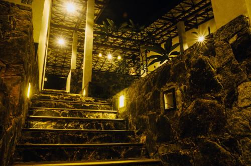 Діяльність, Hotel Garcinia Leaf in Хіккадува