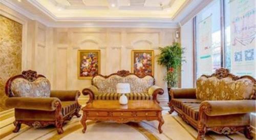 Vienna International Hotel Guangzhou Baiyun Dayuanli Plaza – khách sạn tại Quận Bạch Vân