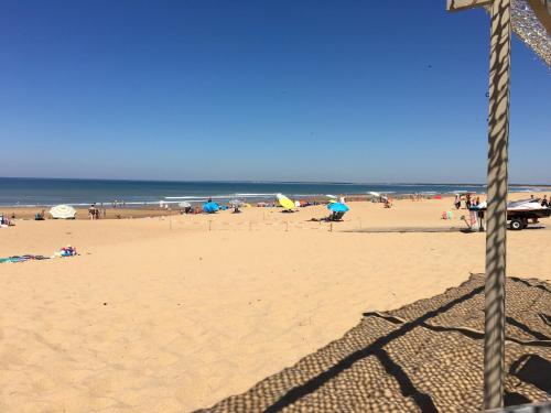 Strand, Le Vieux Château de Saint Martin-Lars (Le Vieux Chateau de Saint Martin-Lars) in La Caillere