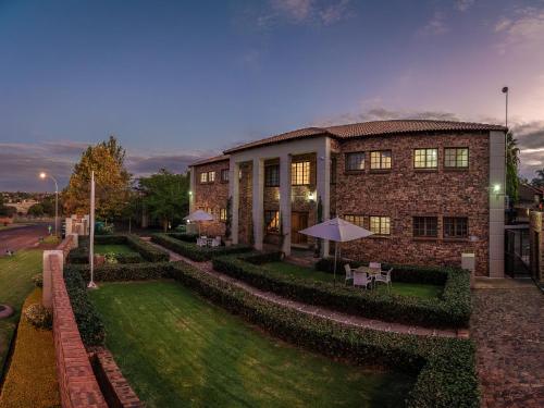 . Alveston Manor Boutique Hotel & Spa