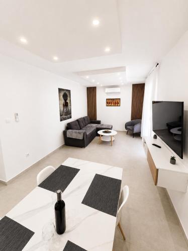 M&N Residence Tivat in Pakovo