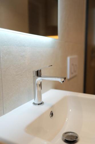 Dionis Garden Suite - image 3