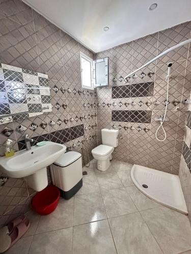 Peaceful Family Apartment Steps from the Beach in Chatt Mariem