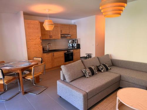 Appartement moderne, proche centre et téléphérique - FR-1-464-262