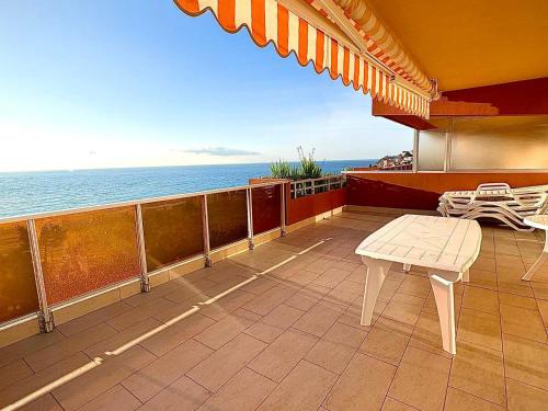 Appartement pour 6 personnes avec Wi-Fi et vue sur mer - FR-1-827-46